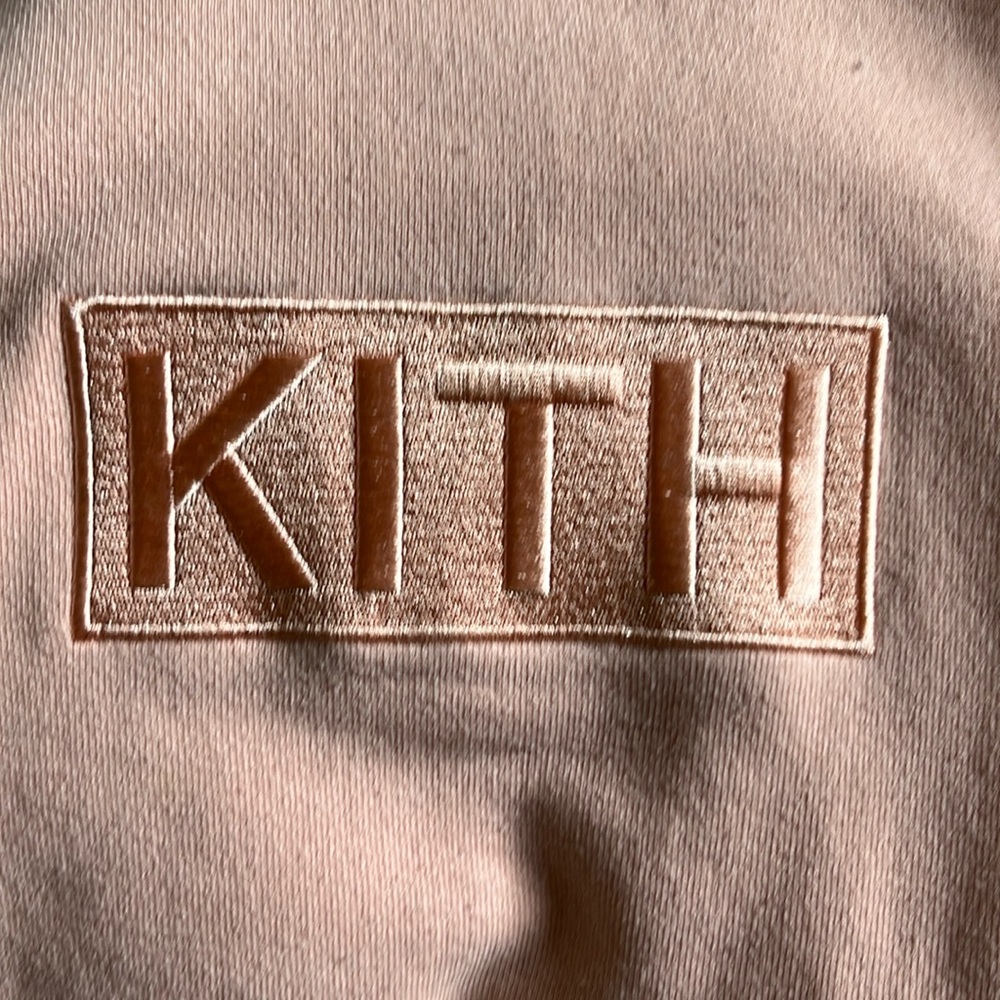Kith hoodie 
Peach color